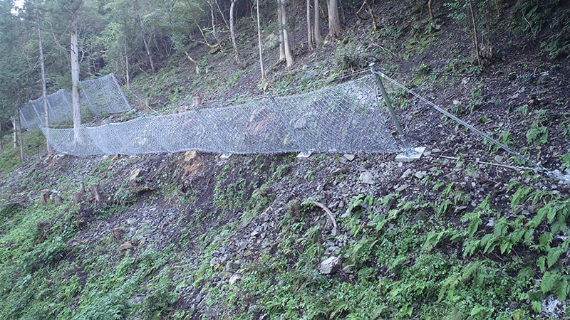 高エネルギー吸収型落石防護網 施工例